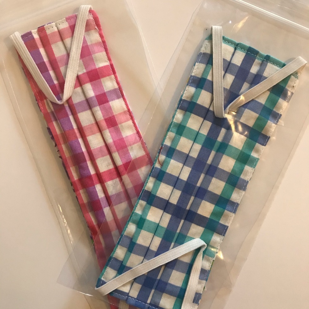 2 (TWO) Face Masks DAISIES Reversible - Picture 2 of 10